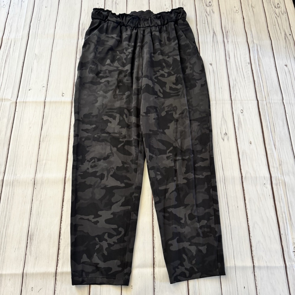Lululemon Womens High Rise‎ Stretch Elastic Waist Camo Black Trouser Pants 8